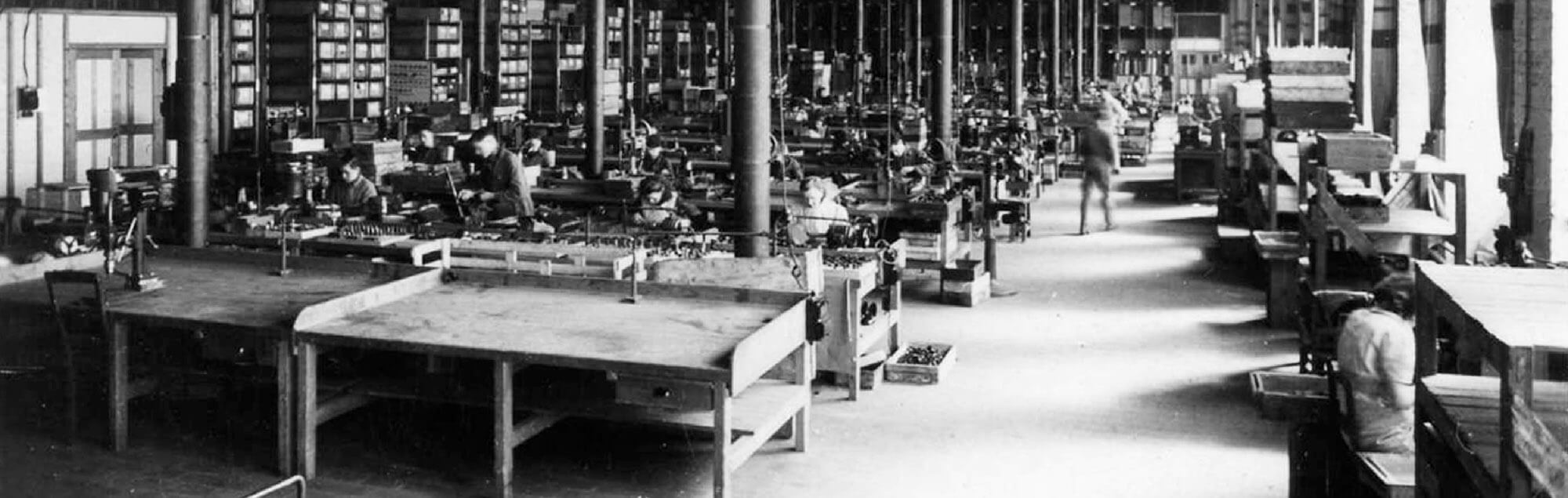 _Bewerkt_Assemblagetafels voor het monteren van stopcontacten en schakelaars@2x